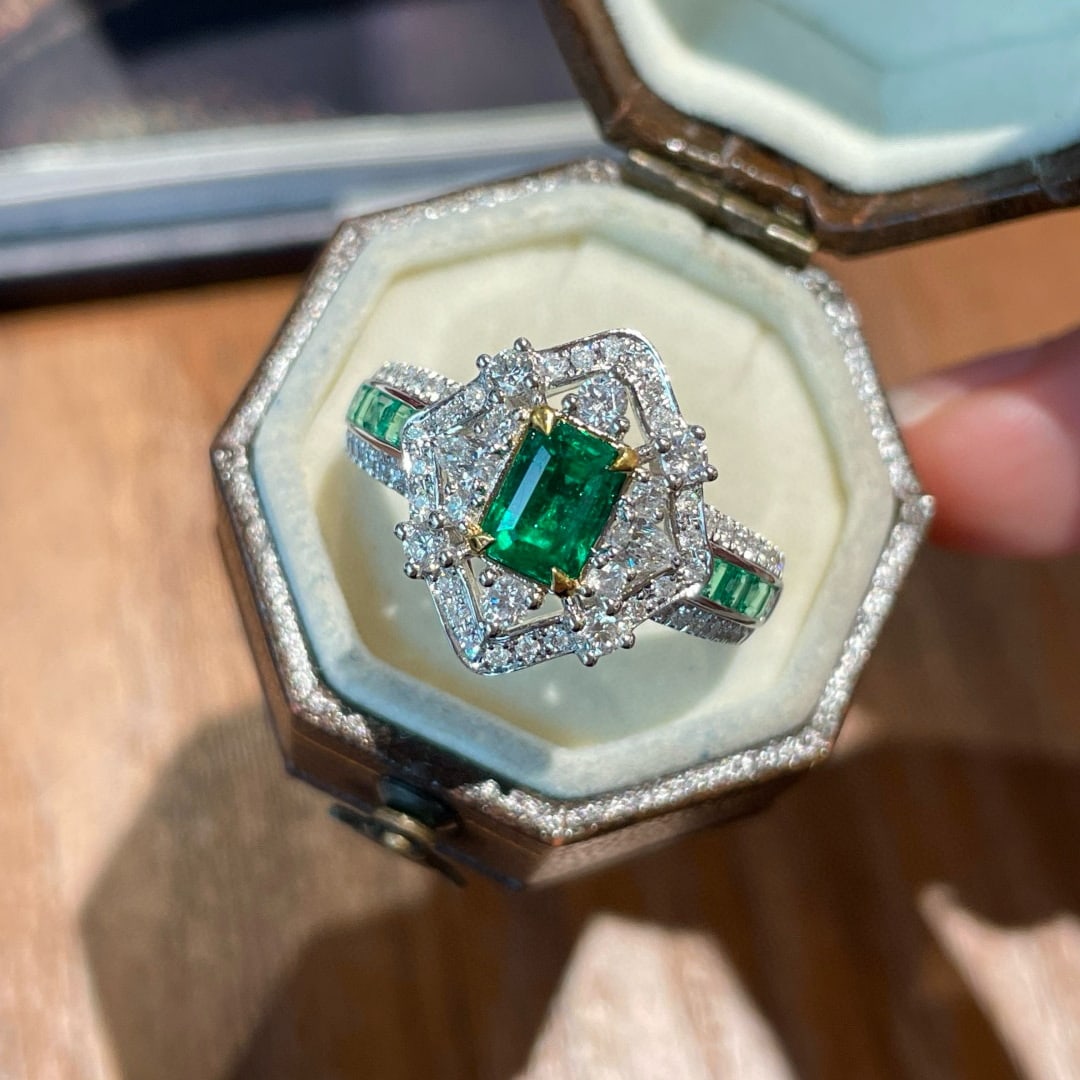 14k Gold 1 Ct Natural Emerald & Diamond Ring - 3