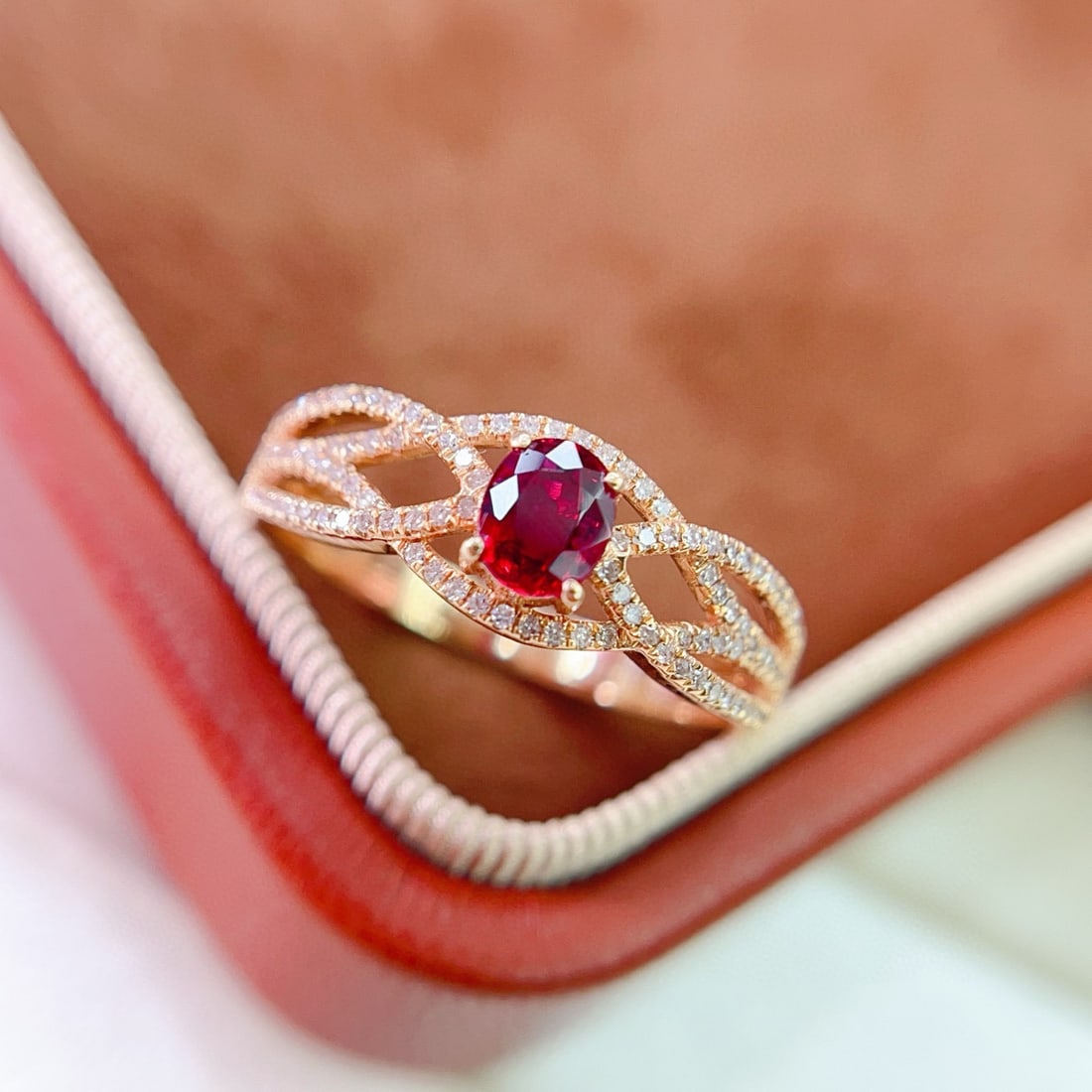 14k Gold 0.50 Ct Natural Ruby & Diamond Ring: Ref:231060409 // gold content:14k gold // ring size:7. 25us // // main gemstone:ruby // shape:oval // carat weight:0. 50ct // color:red // treatment:natural // // adjacent gemstone 2 : diamond //