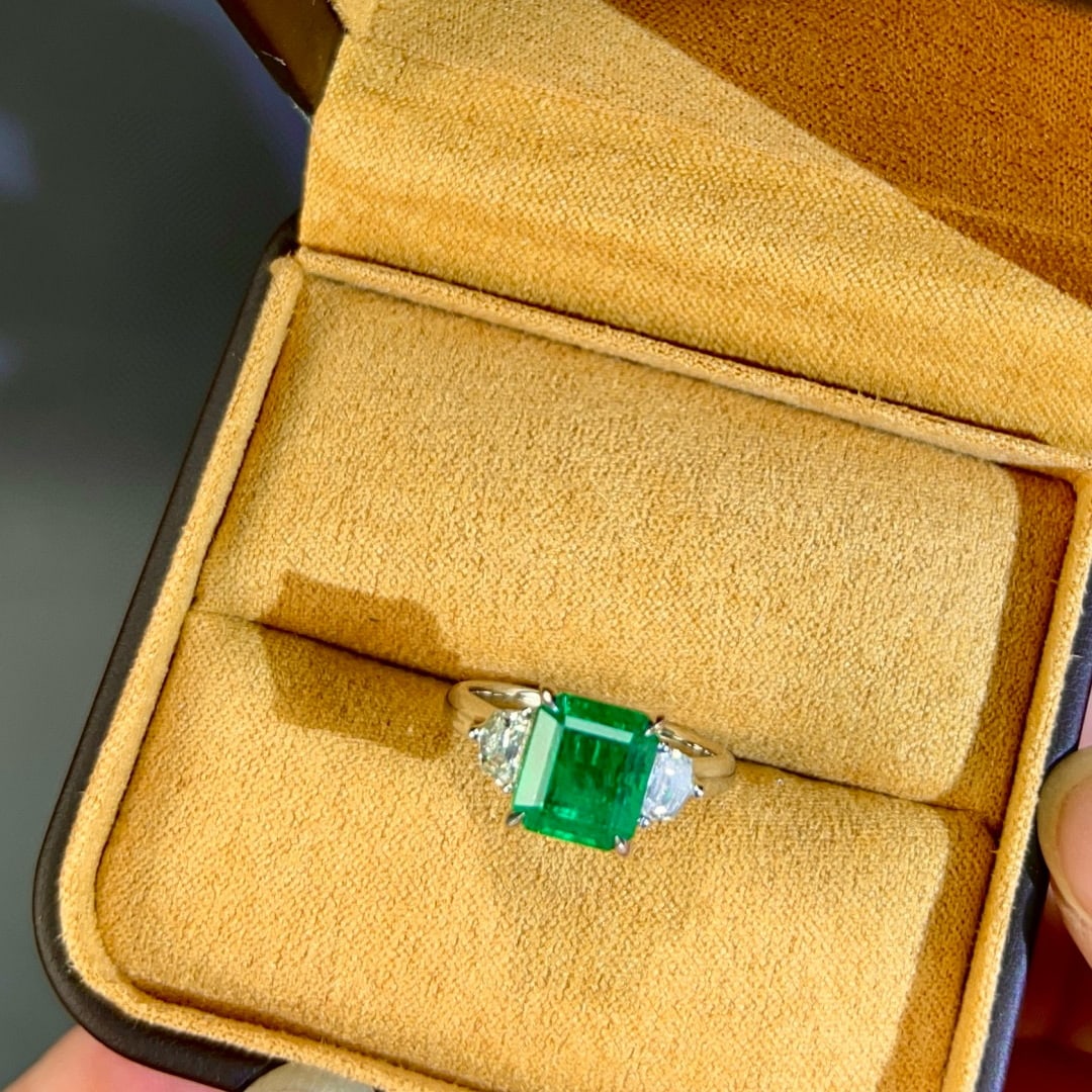 14k Gold 3.07 Ctw Vivid Green Natural Emerald & Diamond Ring - 3