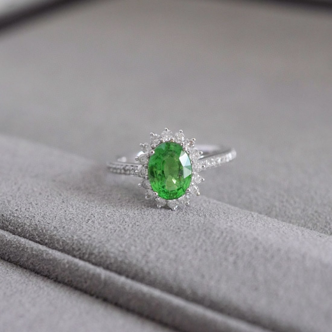 14k Gold 1.92 Ctw Natural Tsavorite & Diamond Ring - 4