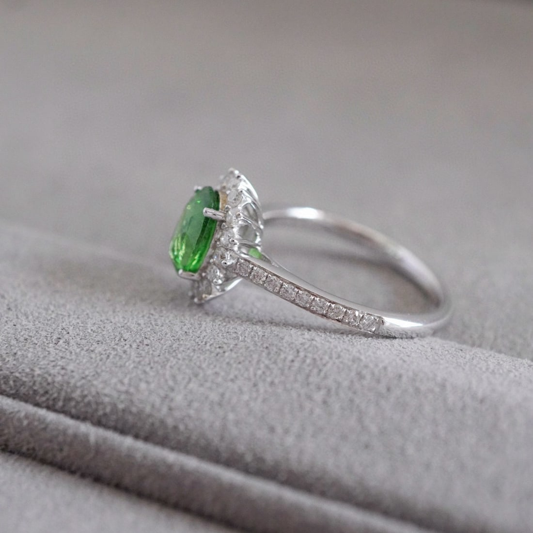 14k Gold 1.92 Ctw Natural Tsavorite & Diamond Ring - 6