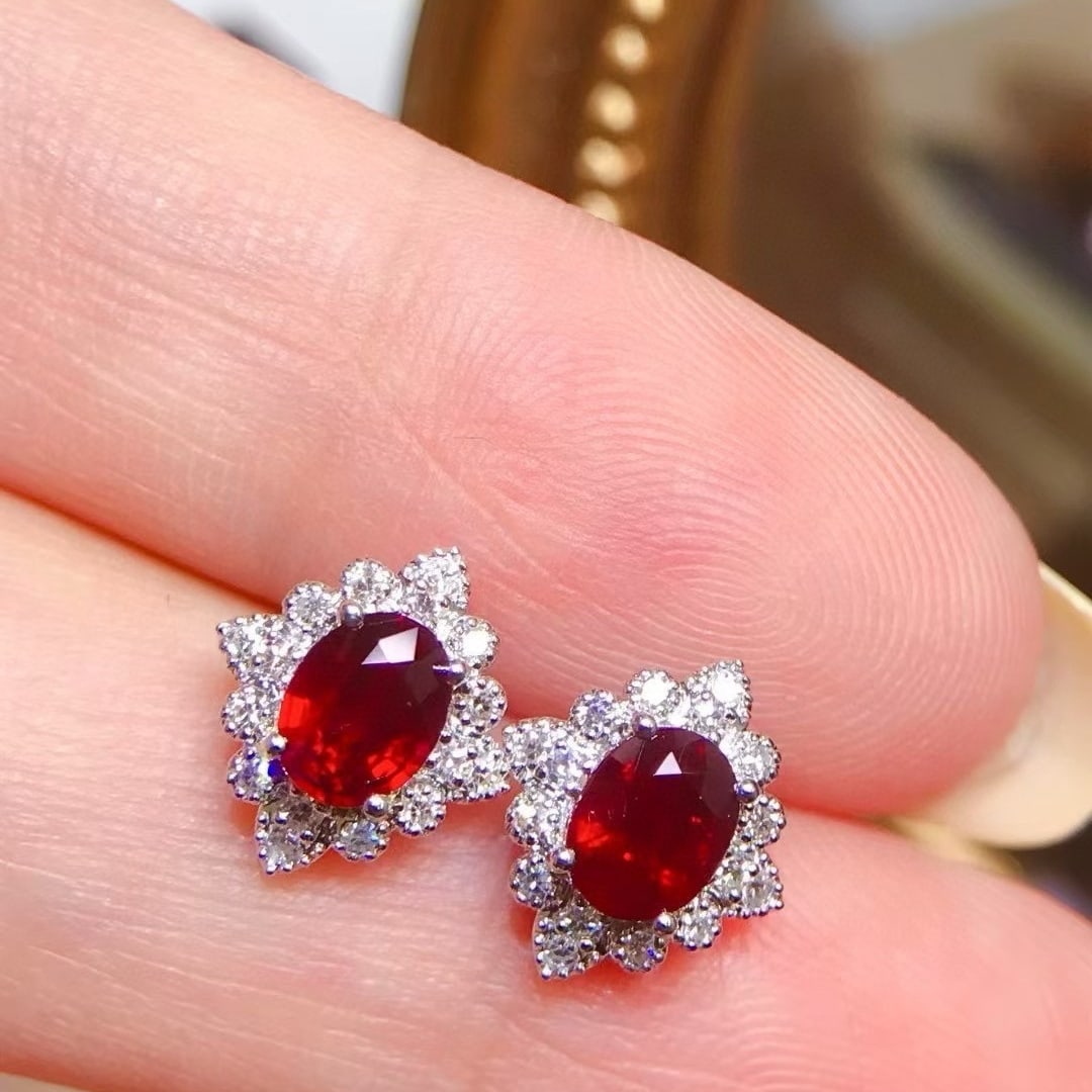 14k Gold 1.56 Ctw Natural Ruby & Diamond Earrings: Ref:231060426 // gold content:14k gold // main gemstone:ruby // shape:oval // carat weight:1. 35ct // color:pigeonblood red // treatment:natural // // adjacent gemstone 2 : diamond // shape:round // c