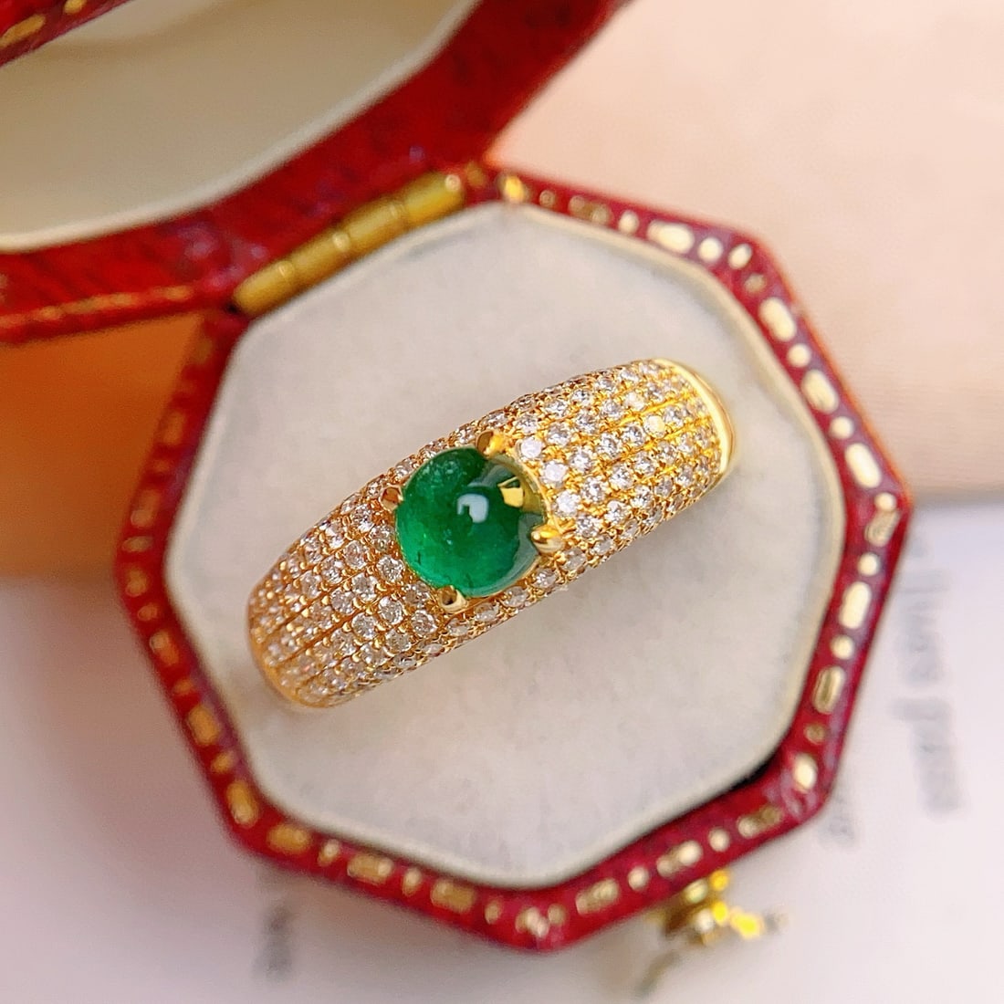 14k Gold 0.75 Ct Vivid Green Natural Emerald & Diamond Ring - 4