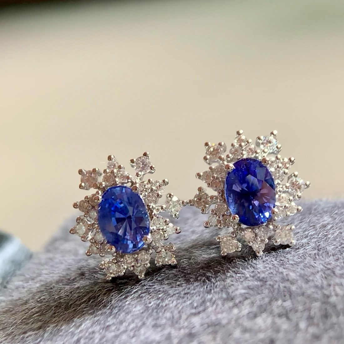 14k Gold 1.75 Ctw Natural Sapphire & Diamond Earrings: Ref:231060442 // gold content:14k gold // main gemstone:sapphire // shape:oval // carat weight:1. 38ct // color:blue // treatment:natural // // adjacent gemstone 2 : diamond // shape:round // carat