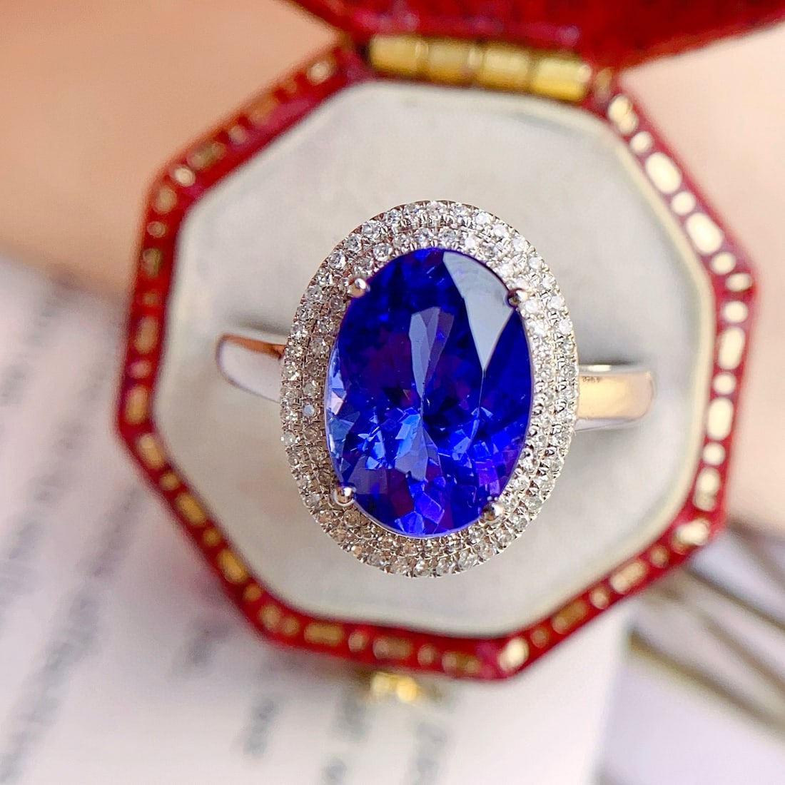 14k Gold 2.85 Ct Natural Tanzanite & Diamond Ring: Ref:231061059 // gold content:14k gold // ring size:7. 25us // // main gemstone:tanzanite // shape:oval // carat weight:2. 85ct // color:blue // treatment:natural // // adjacent gemstone 2 :