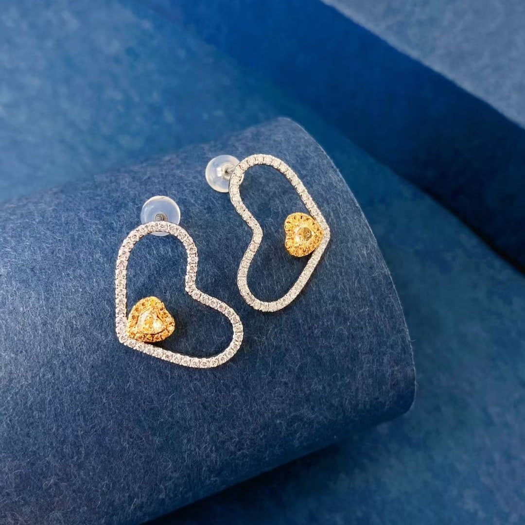 14k Gold 1.0 Ctw Natural Yellow Diamond & Diamond Earrings: Ref:231061077 // gold content:14k gold // main gemstone:yellow diamond // shape:heart // carat weight:0. 3ct // color:yellow // treatment:natural // // adjacent gemstone 2 : diamond // shape:round