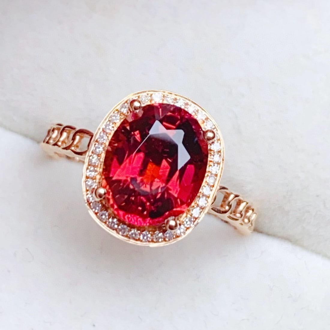 14k Gold 2.66 Ctw Natural Tourmaline & Diamond Ring: Ref:231061092 // gold content:14k gold // ring size:7. 25us // // main gemstone:tourmaline // shape:oval // carat weight:2. 55ct // color:red // treatment:natural // // adjacent gemstone 2 :