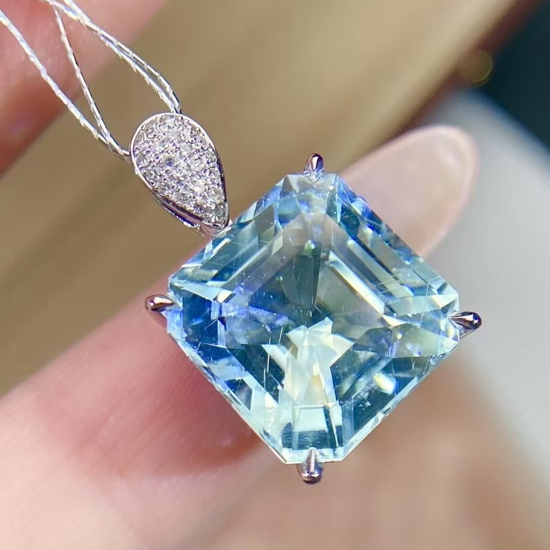 14k Gold 10.3 Ct Natural Aquamarine & Diamond Pendant( Without Chain ) - 2