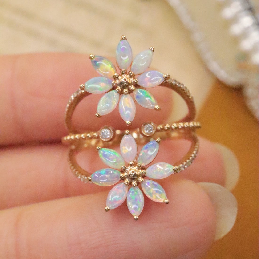 14k Gold 1.03 Ctw Natural Opal & Diamond Ring: Ref:231061116 // gold content:14k gold // ring size:7. 25us // // main gemstone:opal // shape:marquise // carat weight:0. 83ct // color:white // treatment:natural // // adjacent gemstone 2 :