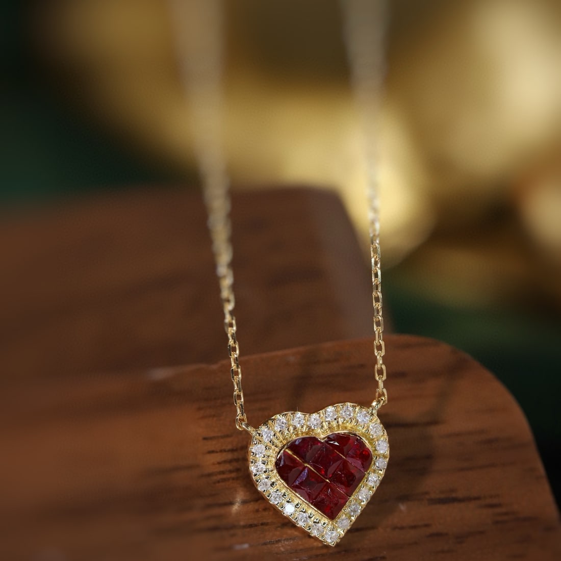 14k Gold 0.45 Ctw Natural Ruby & Diamond Necklace: Ref:231061124 // gold content:14k gold // main gemstone:ruby // shape:princess // carat weight:0. 35ct // color:red // treatment:natural // // adjacent gemstone 2 : diamond // shape:round // carat
