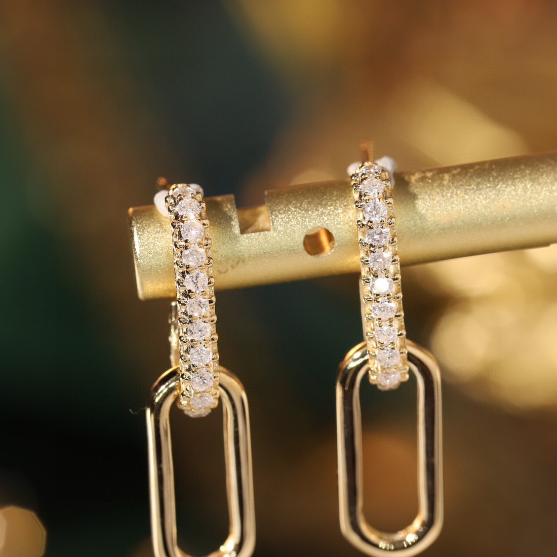 14k Gold 0.46 Ct Natural H Diamond Earrings: Ref:231061164 // gold content:14k gold // main gemstone:diamond // shape:round // carat weight:0. 46ct // clarity grade:vs-si // color:h // treatment:natural // cut grade:g // Condition: NewLow