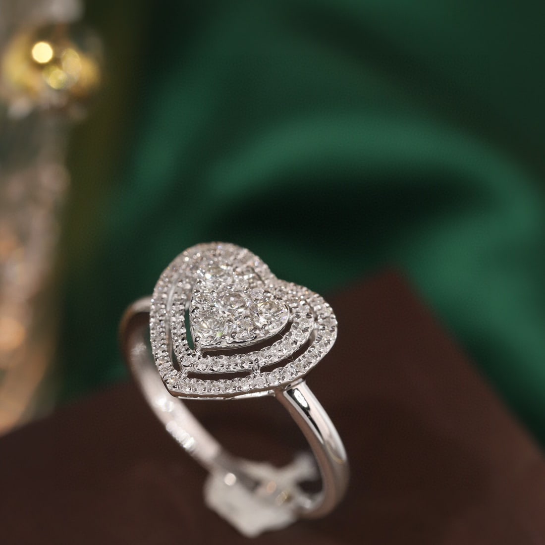 14k Gold 0.46 Ct Natural H Diamond Ring - 2