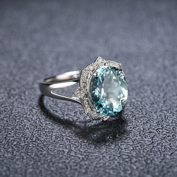 14k Gold 4.17 Ct Natural Aquamarine & Diamond Ring - 2