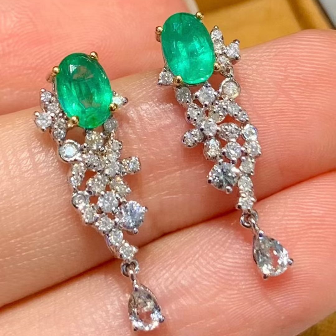 14k Gold 1 Ct Natural Emerald & Diamond & Sapphire Earrings: Ref:231061197 // gold content:14k gold // main gemstone:emerald // shape:oval // carat weight:1ct // color:green // treatment:natural // // adjacent gemstone 2 : diamond // shape:round // clarity grad