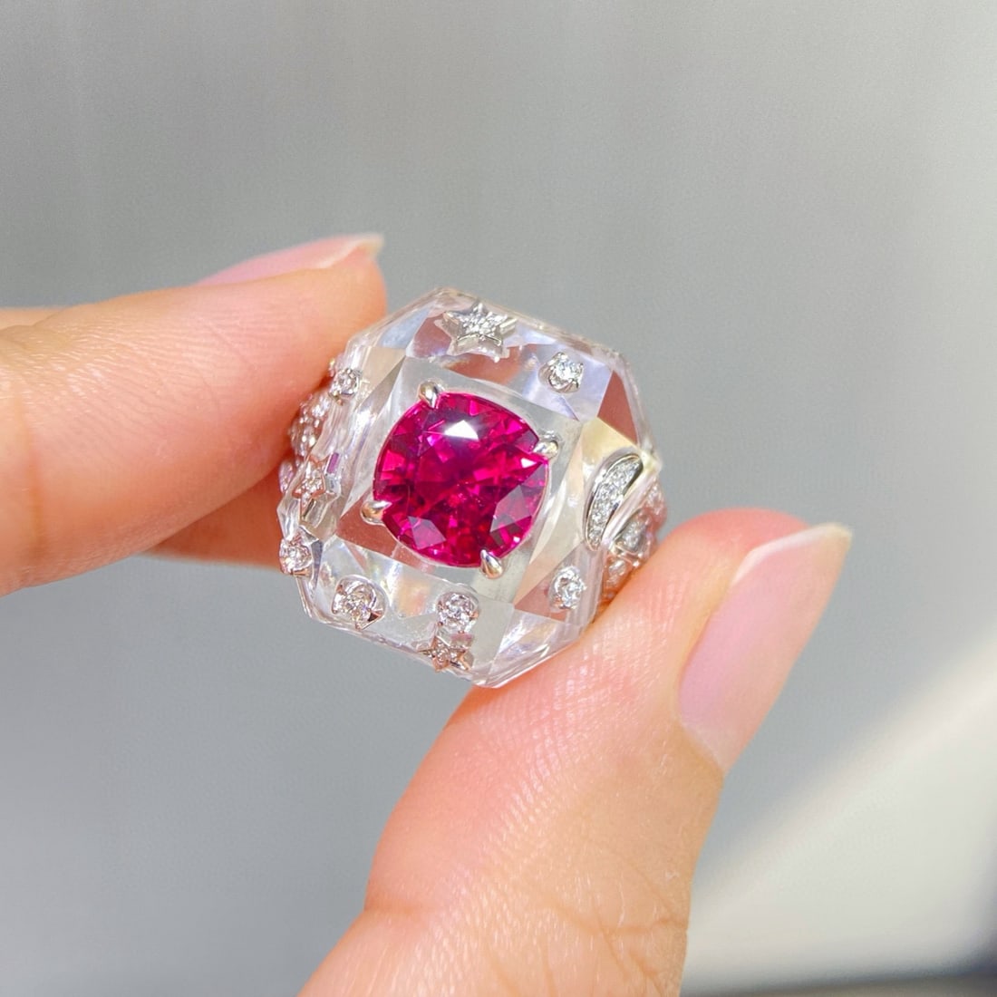 14k Gold 13.13 Ctw Natural Tourmaline & Diamond Ring: Ref:231061221 // gold content:14k gold // ring size:7. 25us // // main gemstone:tourmaline // shape:oval // carat weight:2. 75ct // color:purplish red // treatment:natural // // adjacent gemstone