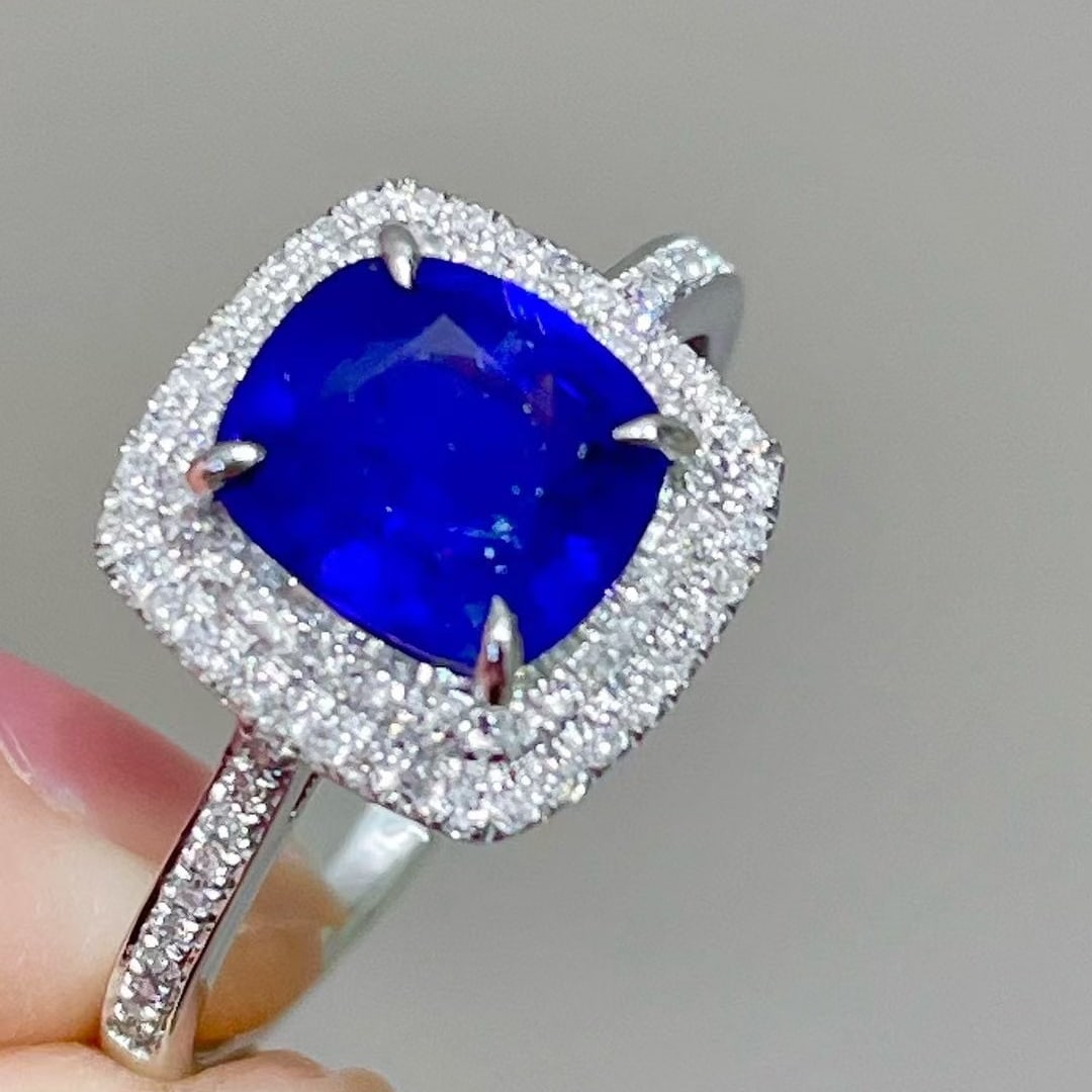 14k Gold 1.55 Ct Natural Sapphire & Diamond Ring: Ref:231061240 // gold content:14k gold // ring size:7. 25us // // main gemstone:sapphire // shape:cushion // carat weight:1. 55ct // color:blue // treatment:natural // // adjacent gemstone 2 :