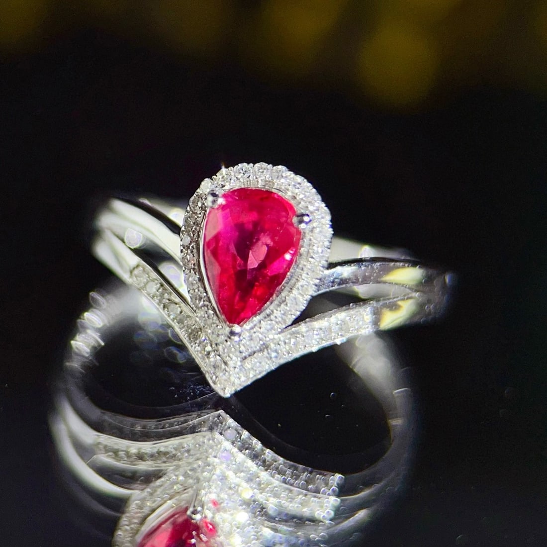14k Gold 0.85 Ct Natural Ruby & Diamond Ring - 4