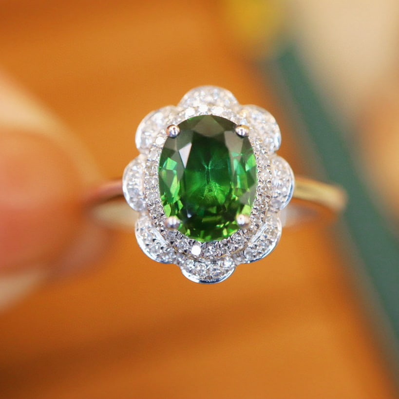 14k Gold 1.60 Ctw Natural Sapphire & Diamond Ring: Ref:231062103 // gold content:14k gold // ring size:7. 25us // // main gemstone:sapphire // shape:oval // carat weight:1. 42ct // color:green // treatment:natural // // adjacent gemstone 2 : diamond /