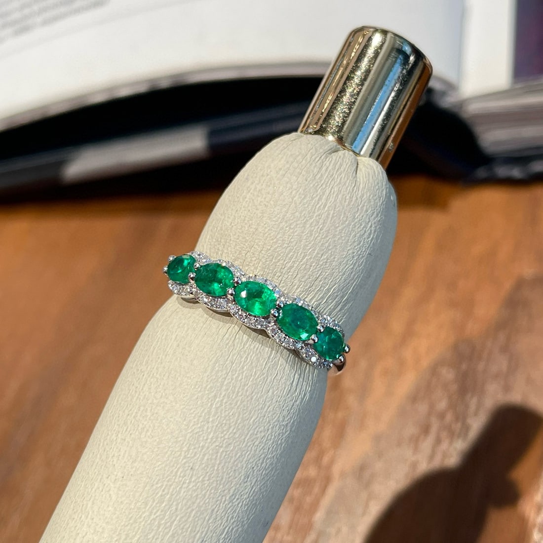 14k Gold 0.78 Ct Vivid Green Natural Emerald & Diamond Ring: Ref:231062116 // gold content:14k gold // ring size:7. 25us // // main gemstone:emerald // shape:oval // carat weight:0. 78ct // color:vivid green // treatment:natural // // adjacent gemstone 2 :
