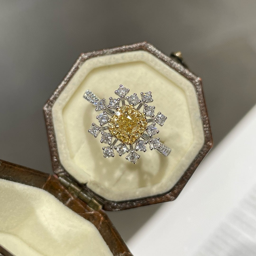 14k Gold 0.77 Ctw Natural Yellow Diamond & Diamond Ring - 2