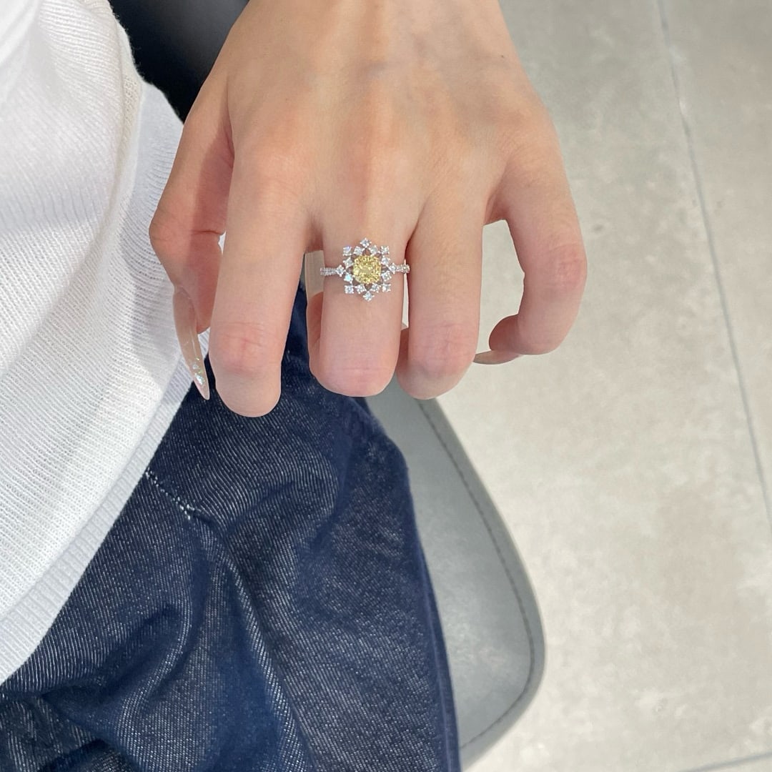 14k Gold 0.77 Ctw Natural Yellow Diamond & Diamond Ring - 5