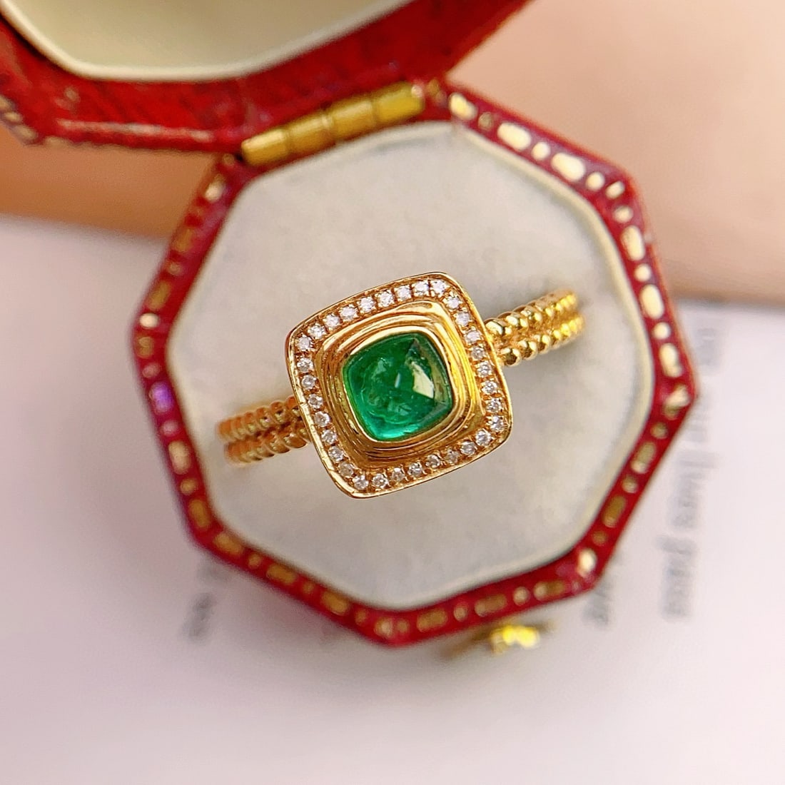 14k Gold 0.60 Ct Vivid Green Natural Emerald & Diamond Ring - 2