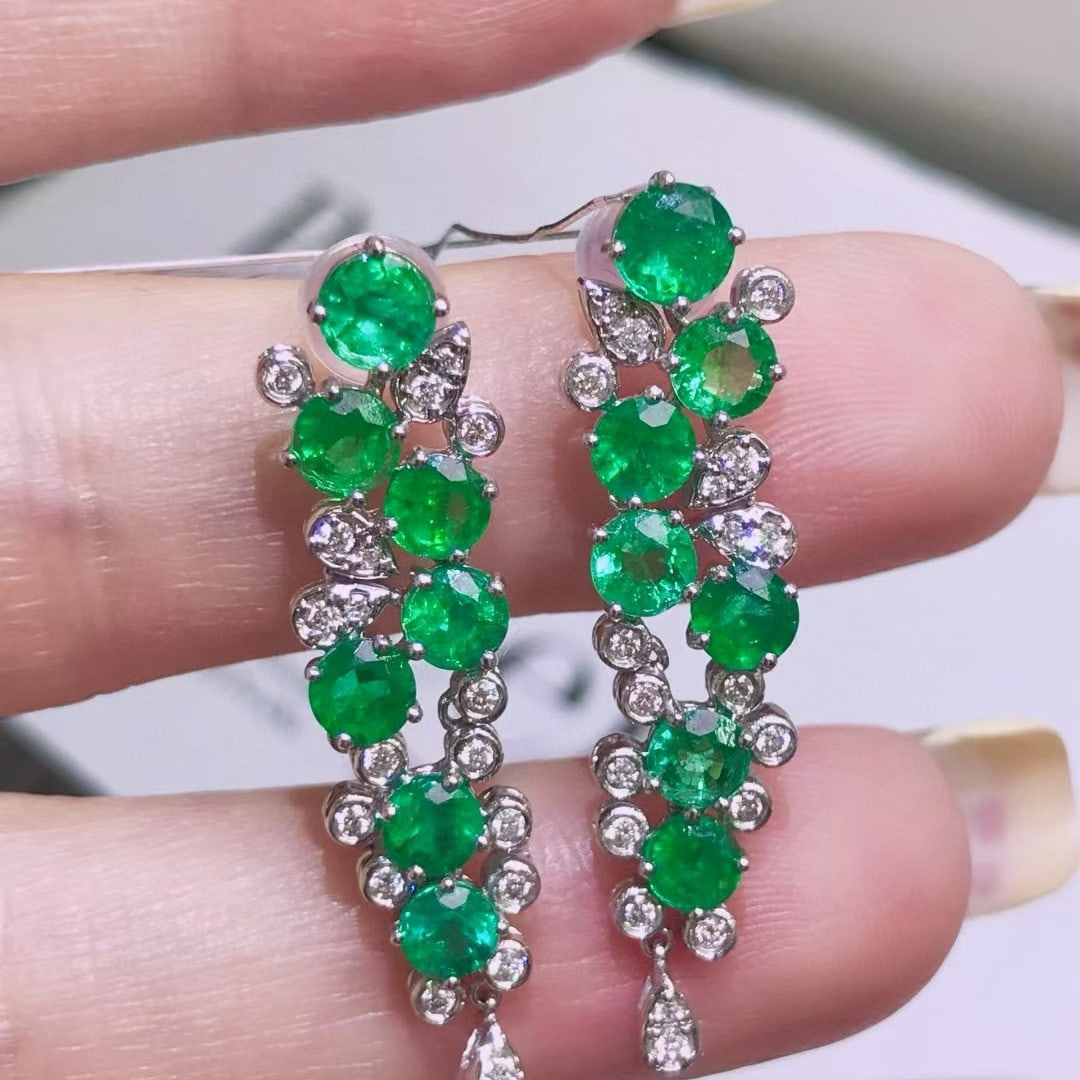 14k Gold 3.94 Ctw Vivid Green Natural Emerald & Diamond Earrings: Ref:231062203 // gold content:14k gold // main gemstone:emerald // shape:round // carat weight:3. 5ct // color:vivid green // treatment:natural // cut grade:g // // adjacent gemstone 2 : diamond // sh