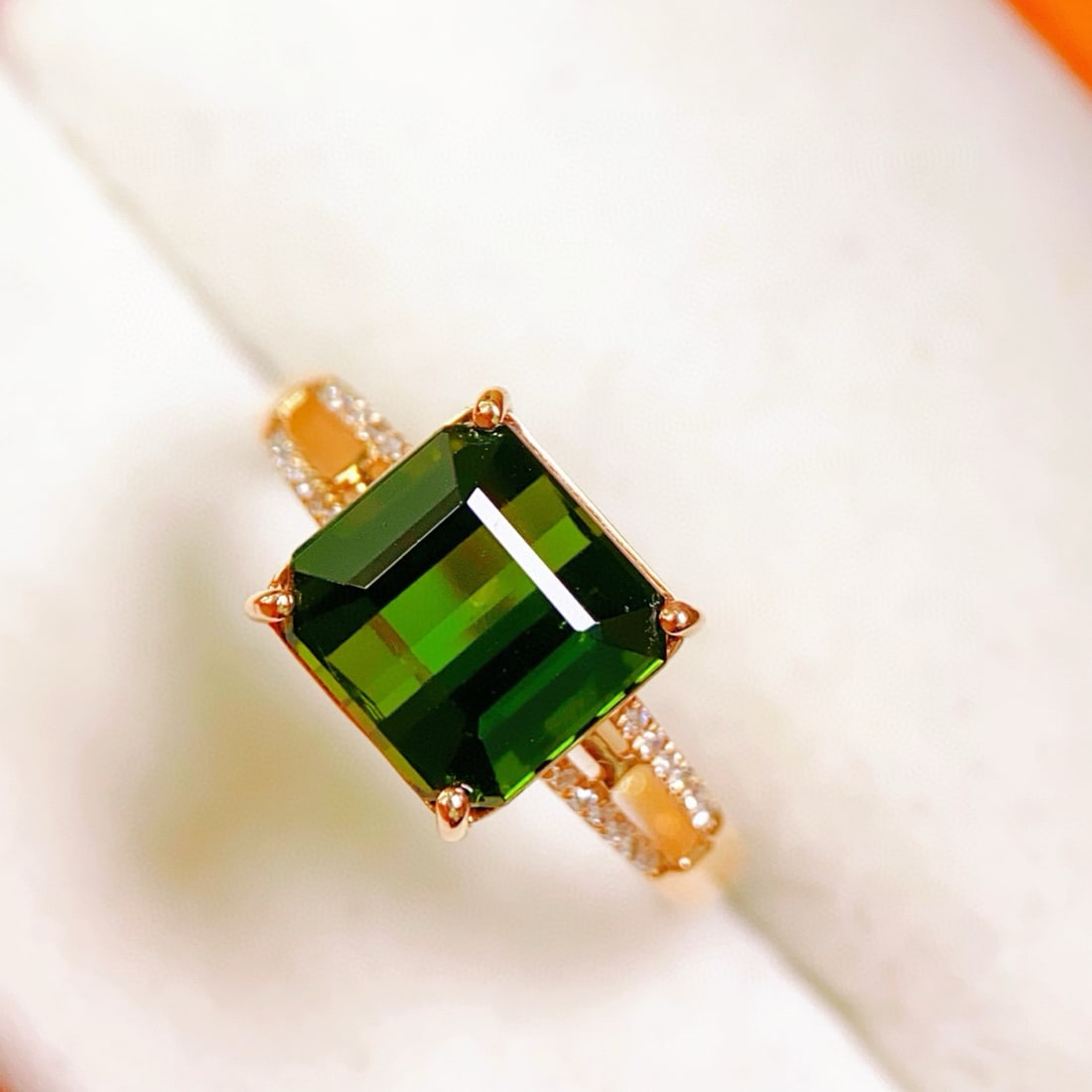 14k Gold 3.57 Ctw Natural Tourmaline & Diamond Ring: Ref:231062213 // gold content:14k gold // ring size:7. 25us // // main gemstone:tourmaline // shape:octagonal // carat weight:3. 5ct // color:green // treatment:natural // // adjacent gemstone 2 :