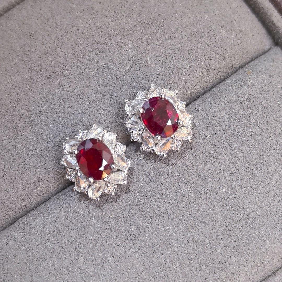 14k Gold 1.82 Ctw Natural Ruby & Diamond Earrings: Ref:231062217 // gold content:14k gold // main gemstone:ruby // shape:oval // carat weight:1. 29ct // color:pigeonblood red // treatment:natural // // adjacent gemstone 2 : diamond //