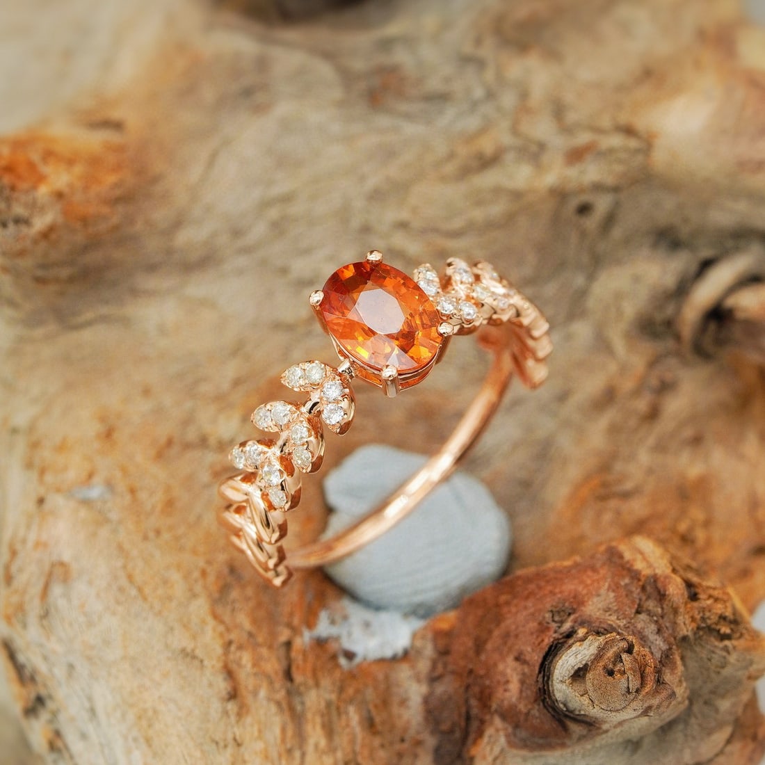 14k Gold 1.12 Ctw Natural Spessartine & Diamond Ring: Ref:231062221 // gold content:14k gold // ring size:7. 25us // // main gemstone:spessartine // shape:oval // carat weight:1ct // color:orange // treatment:natural // // adjacent gemstone 2 :
