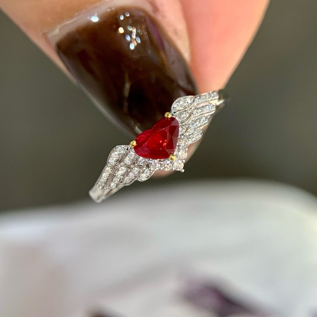 14k Gold 0.49 Ctw Natural Ruby & Diamond Ring: Ref:231062228 // gold content:14k gold // ring size:7. 25us // // main gemstone:ruby // shape:heart // carat weight:0. 40ct // color:pigeonblood red // treatment:natural // // adjacent gemstone 2
