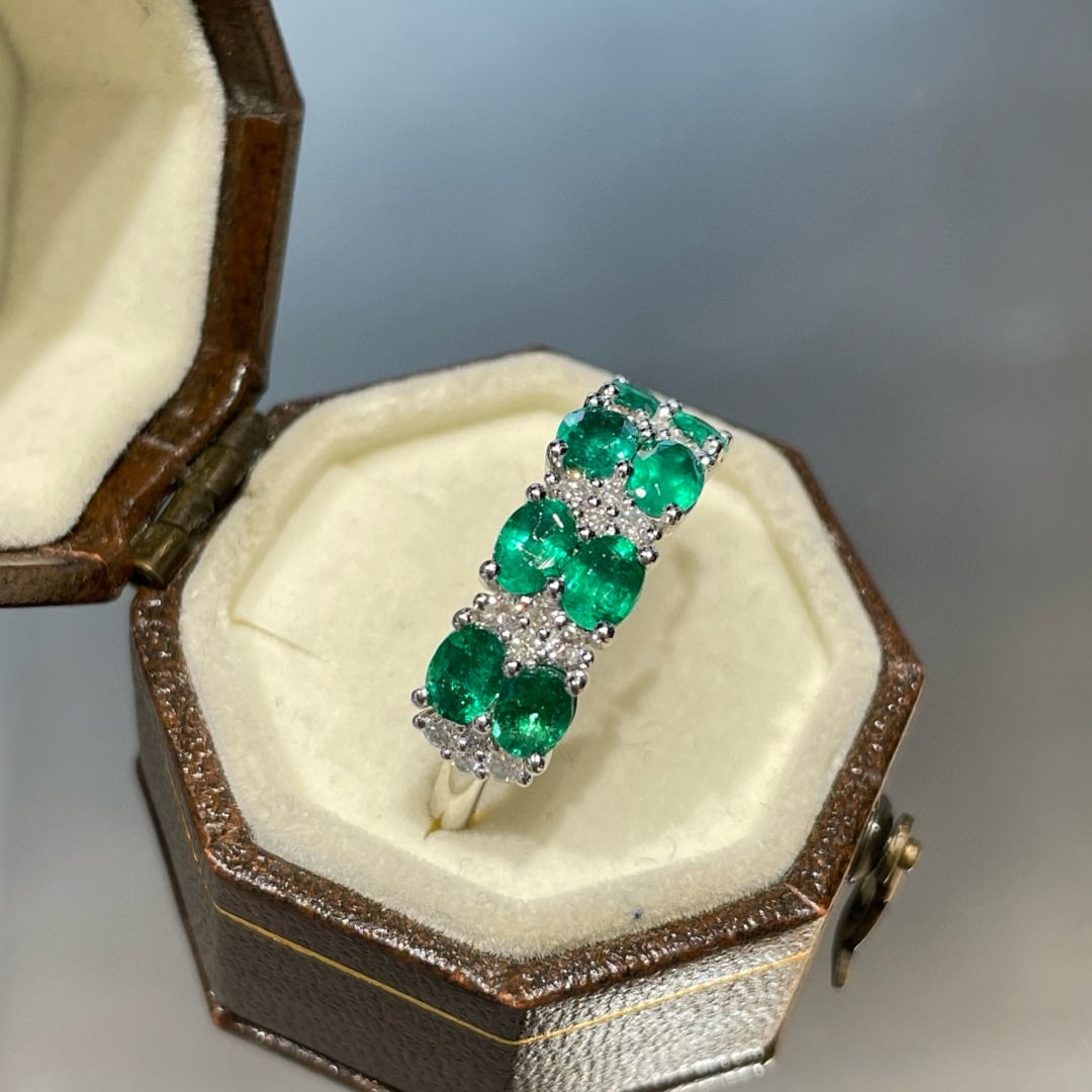 14k Gold 1.2 Ct Vivid Green Natural Emerald & Diamond Ring - 2