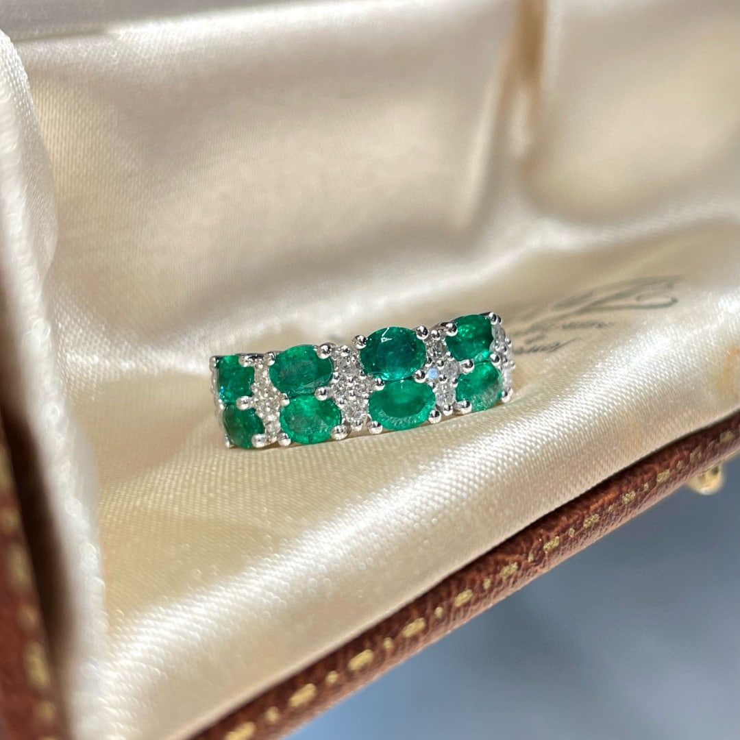 14k Gold 1.2 Ct Vivid Green Natural Emerald & Diamond Ring - 4