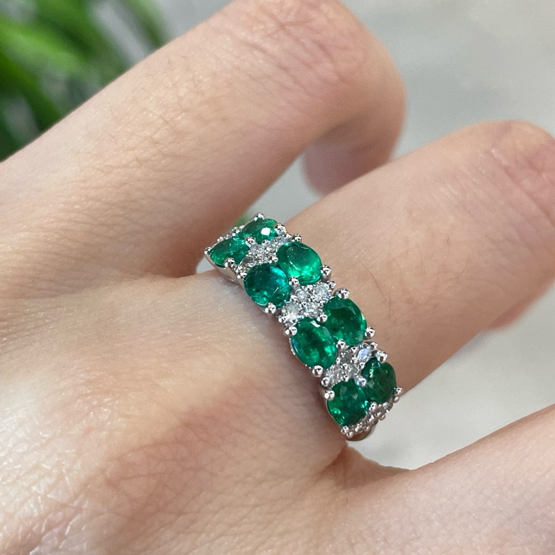 14k Gold 1.2 Ct Vivid Green Natural Emerald & Diamond Ring - 9