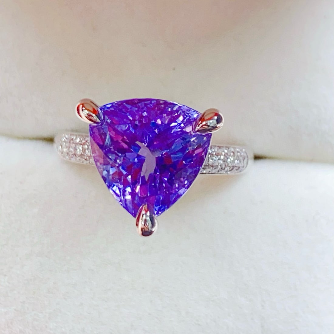 14k Gold 7.54 Ctw Natural Tanzanite & Diamond Ring - 3