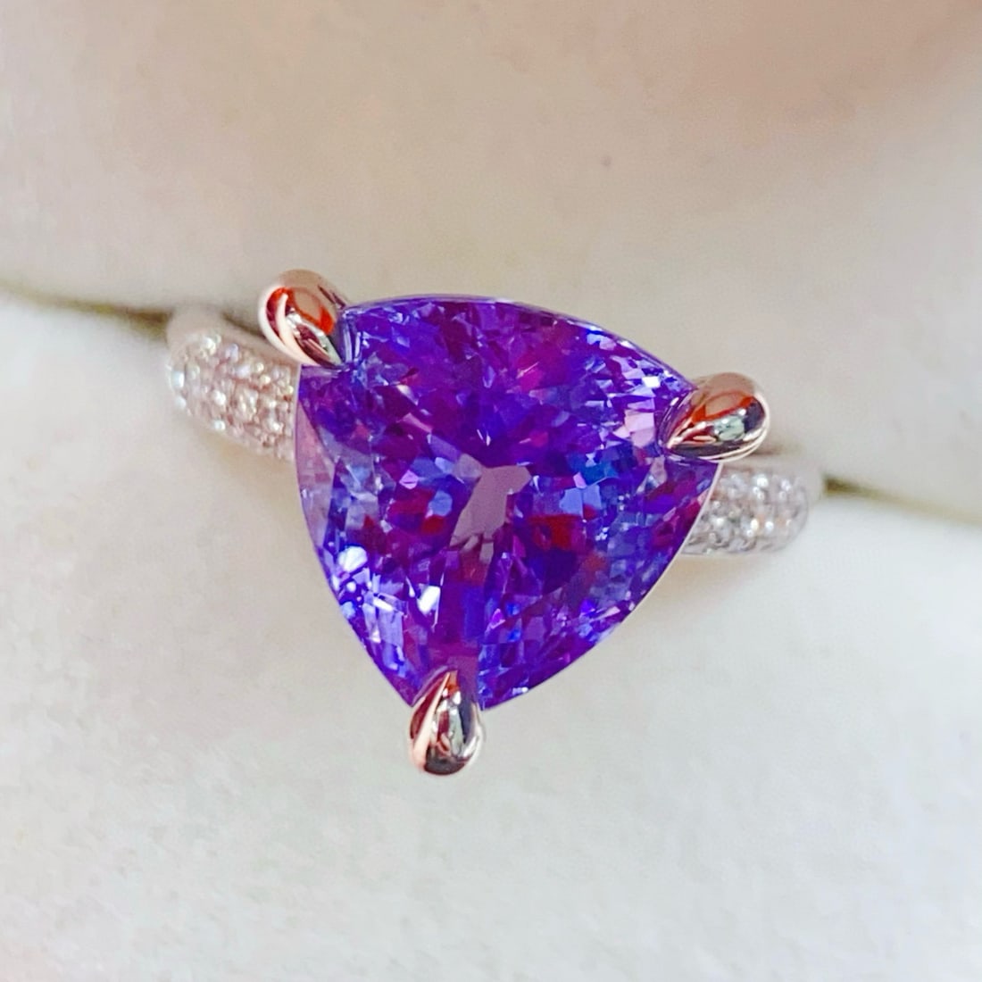 14k Gold 7.54 Ctw Natural Tanzanite & Diamond Ring - 5