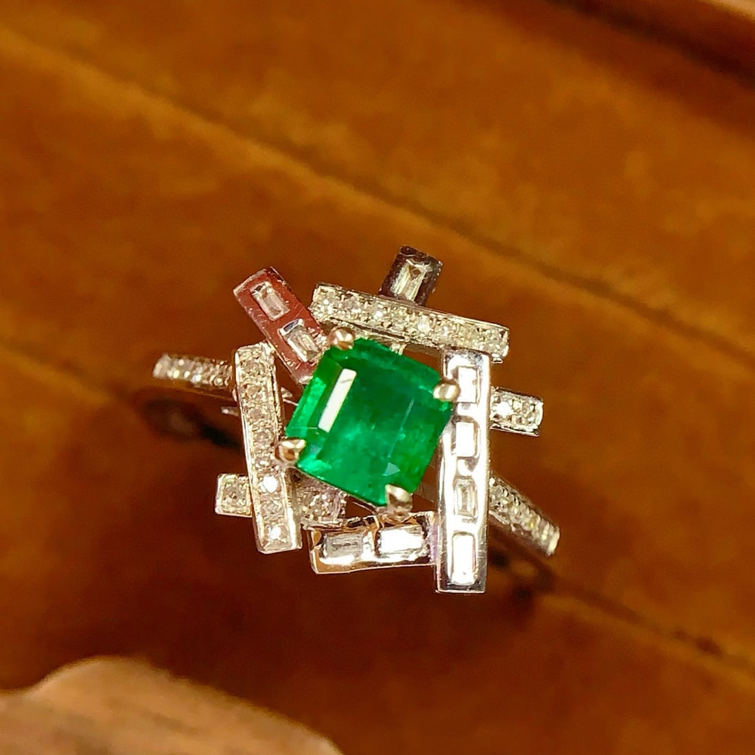 14k Gold 0.7 Ct Vivid Green Natural Emerald & Diamond Ring: Ref:231062271 // gold content:14k gold // ring size:7. 25us // // main gemstone:emerald // shape:octagonal // carat weight:0. 7ct // color:vivid green // treatment:natural // // adjacent gemstone