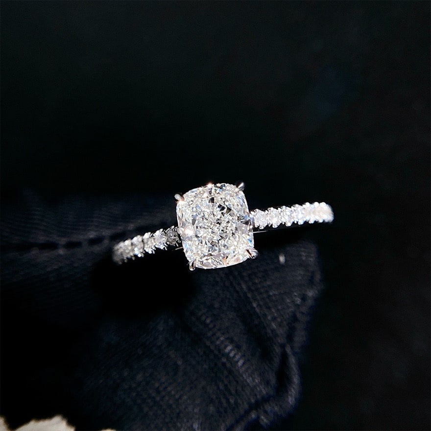 Gia Certified 14k Gold 1 Ct Natural E Si2 Cushion Diamond Ring: Ref:231062284 // gold content:14k gold // ring size:7. 25us // // main gemstone:diamond // certified:gia // shape:cushion // carat weight:1ct // clarity grade:si2 // color:e // treatment:natural //