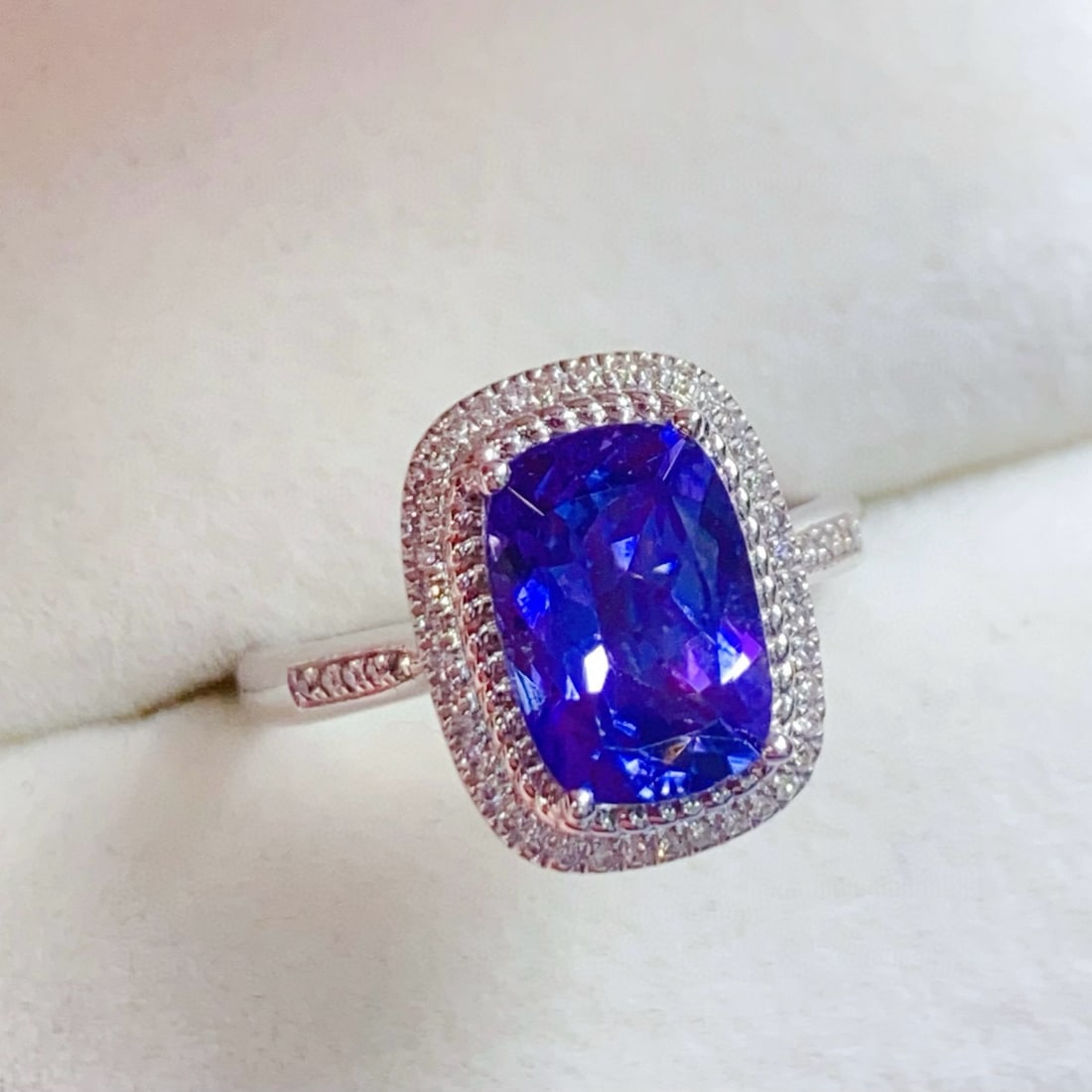 14k Gold 2.67 Ctw Natural Tanzanite & Diamond Ring - 2