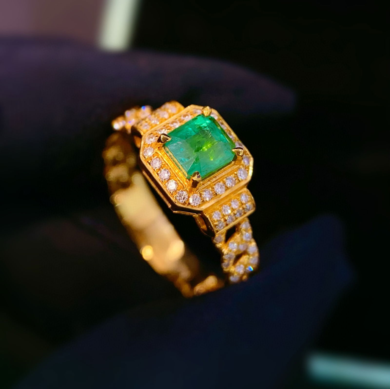 14k Gold 0.7 Ct Natural Emerald & Diamond Ring - 2