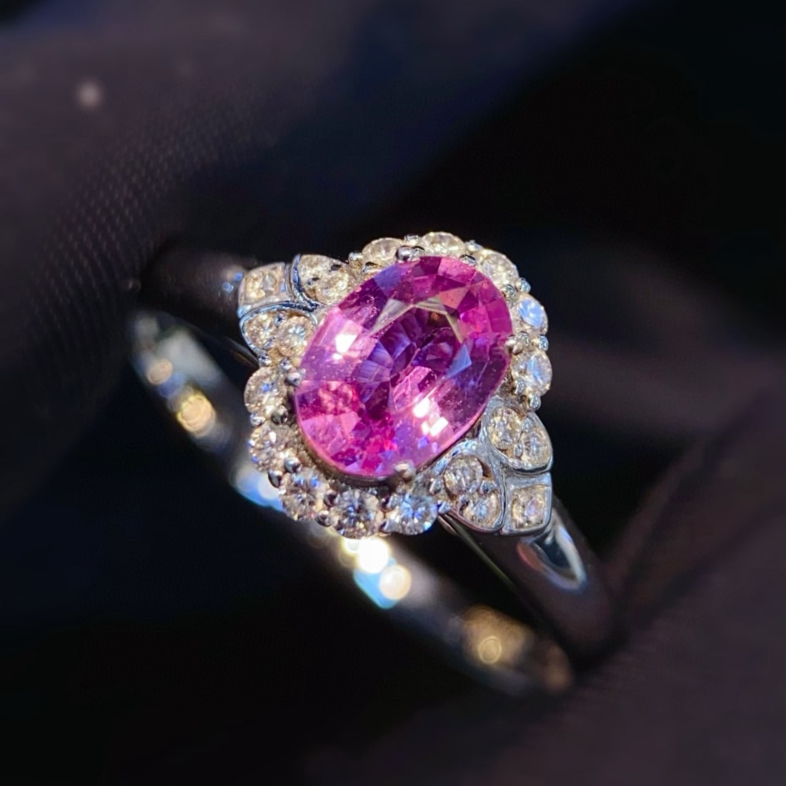 14k Gold 0.95 Ct Natural Padparadscha Sapphire & Diamond Ring: Ref:231062296 // gold content:14k gold // ring size:7. 25us // // main gemstone:padparadscha sapphire // shape:oval // carat weight:0. 95ct // color:orangish pink // treatment:natural // // adjacent g