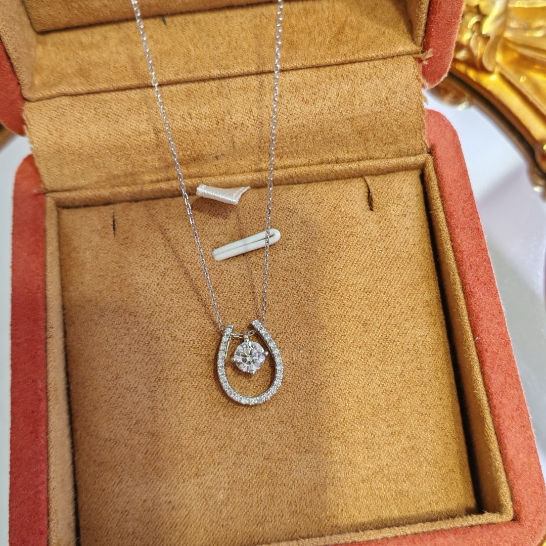 14k Gold 0.62 Ctw Natural H Diamond Necklace: Ref:231062330 // gold content:14k gold // main gemstone:diamond // shape:round // carat weight:0. 5ct // clarity grade:vs-si // color:h // treatment:natural // cut grade:g // // adjacent gemstone 2