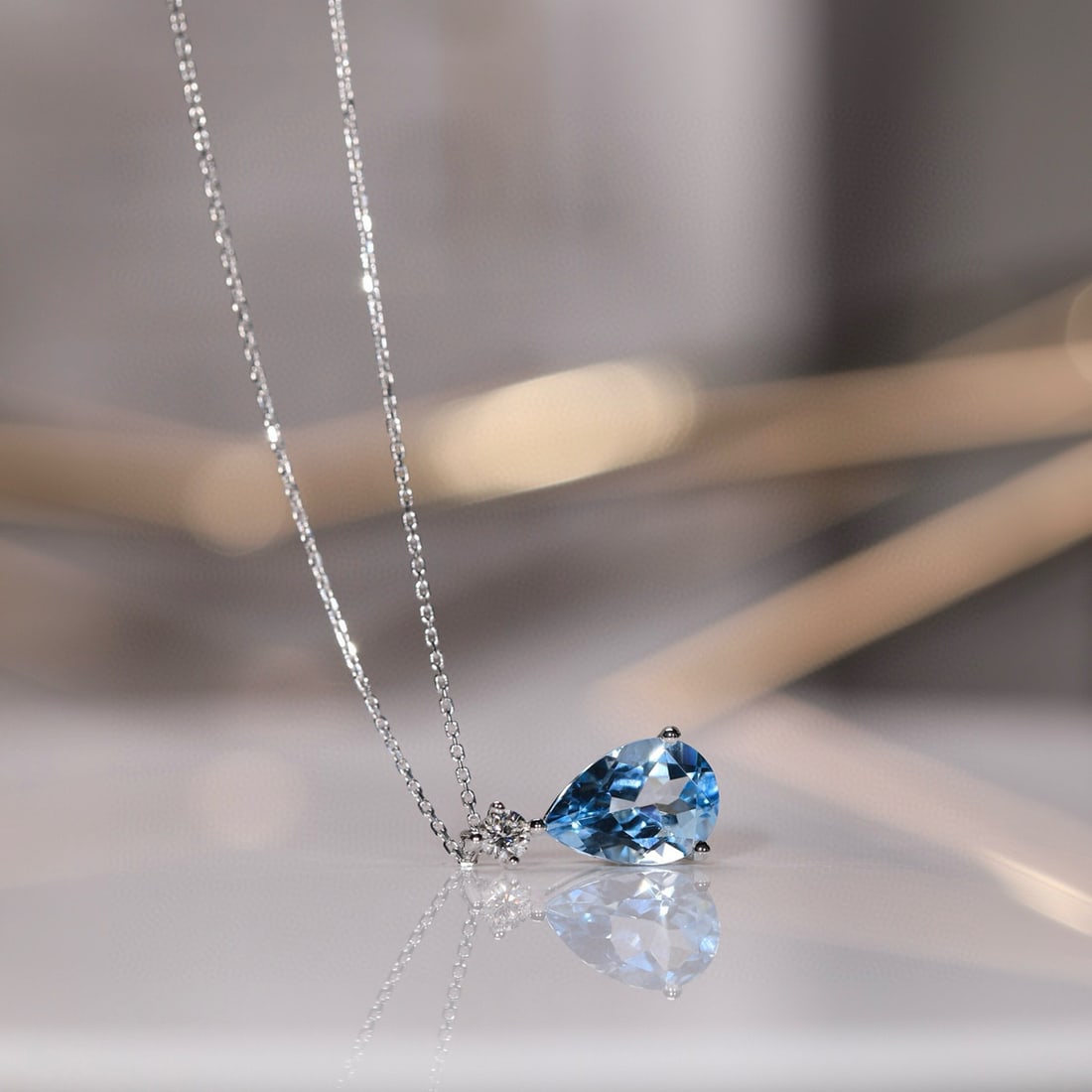 14k Gold 2.31 Ct Natural Aquamarine & Diamond Pendant( Without Chain ): Ref:231062352 // gold content:14k gold // main gemstone:aquamarine // shape:pear // carat weight:2. 31ct // color:santa maria color // treatment:natural // // adjacent gemstone 2 : diamond //