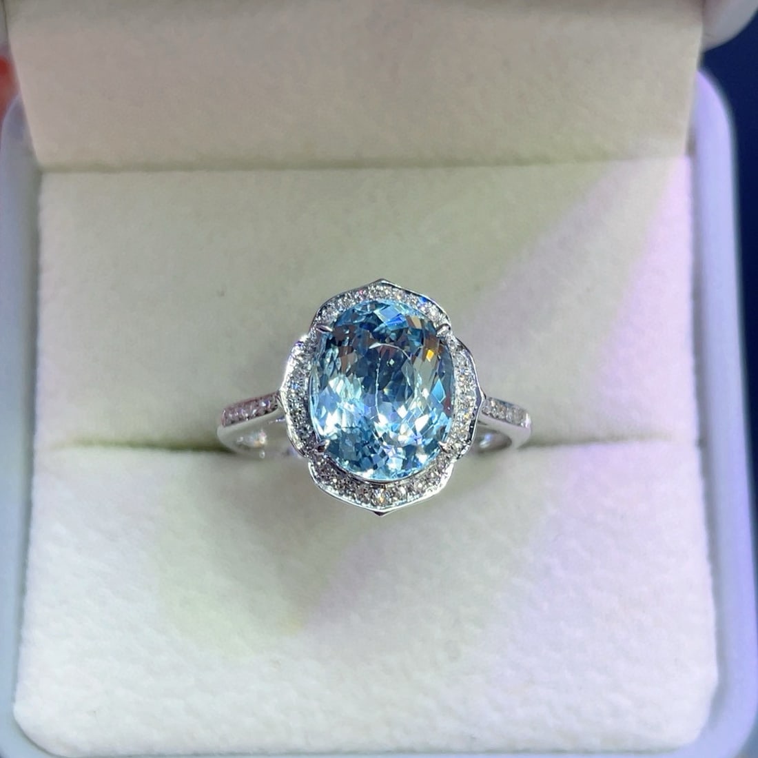 14k Gold 2.7 Ct Natural Aquamarine & Diamond Ring - 3