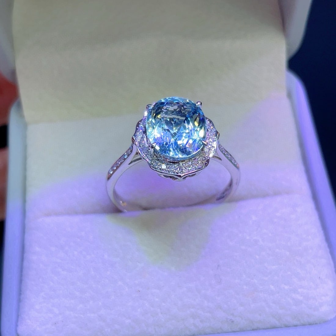 14k Gold 2.7 Ct Natural Aquamarine & Diamond Ring - 4