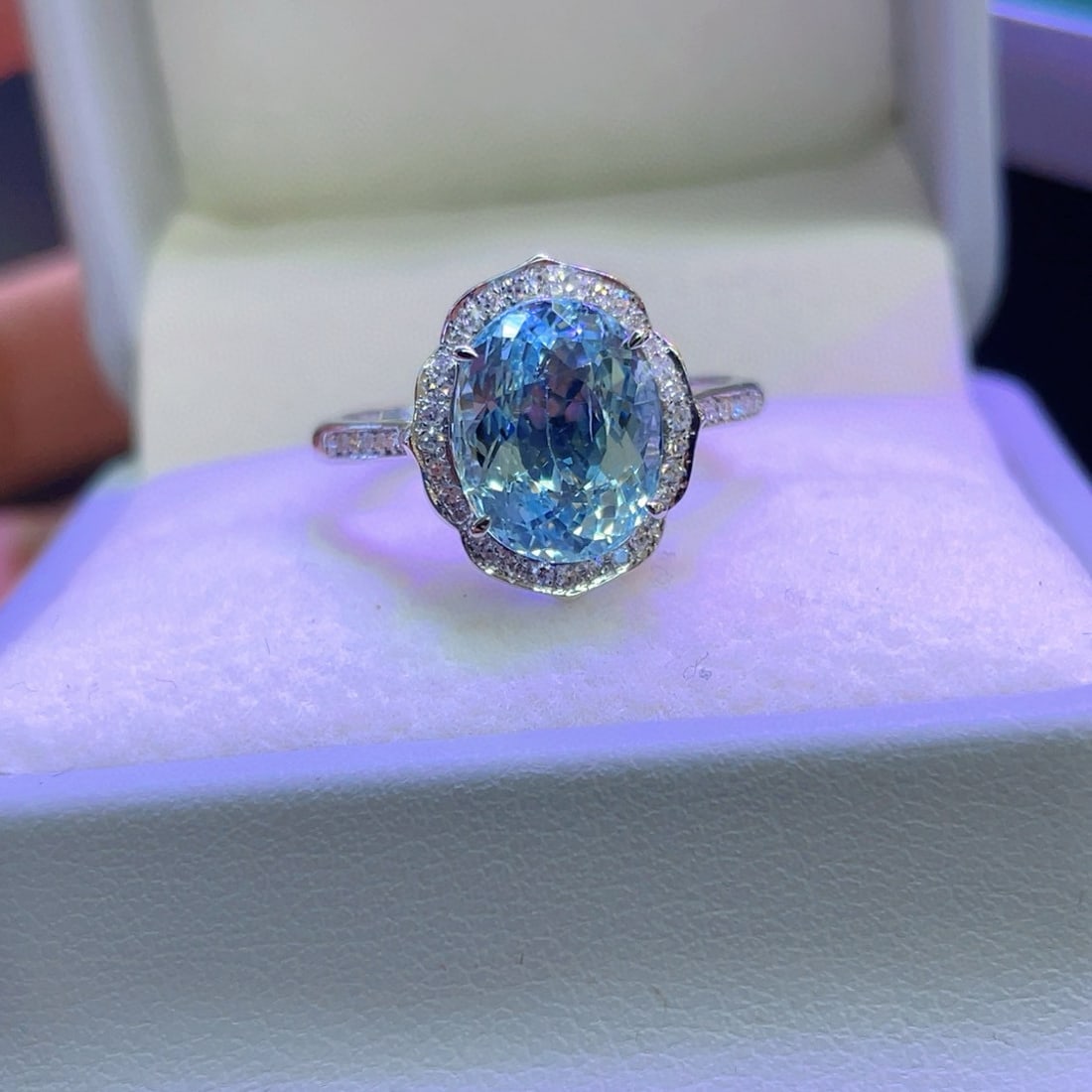 14k Gold 2.7 Ct Natural Aquamarine & Diamond Ring - 5