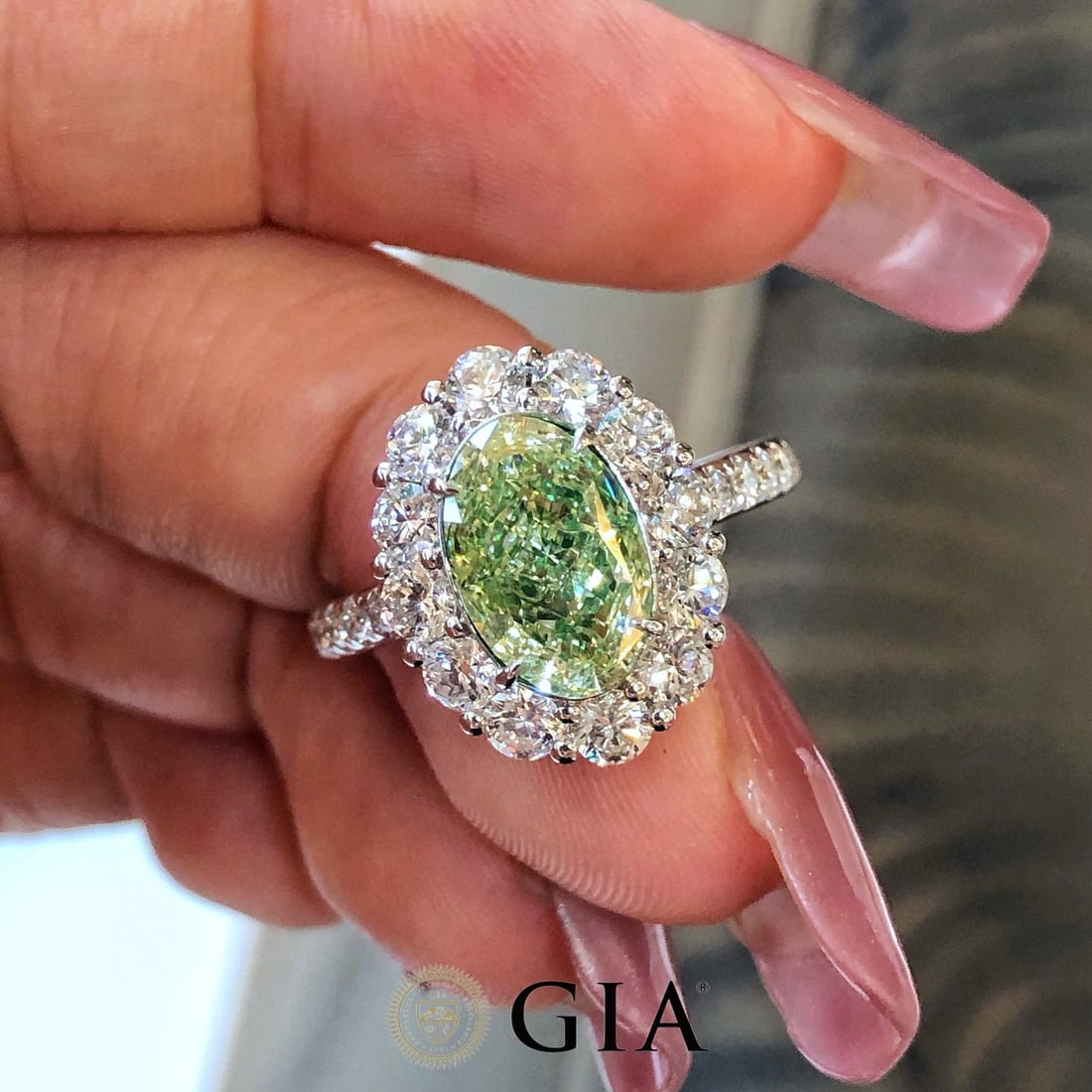 Gia Certified 14k Gold 2.25 Ct Natural Green Diamond & Diamond Ring - 4