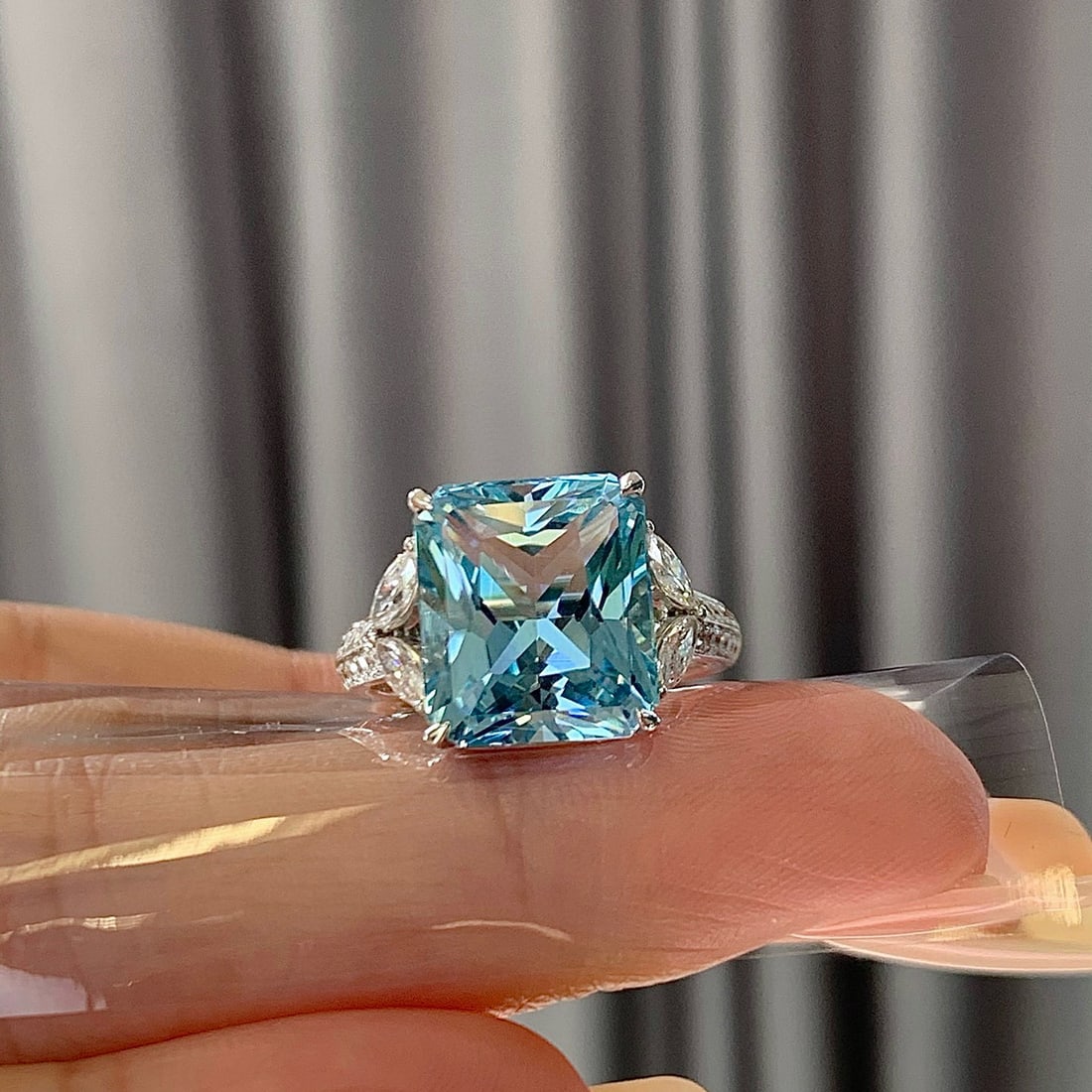 14k Gold 8.64 Ctw Natural Aquamarine & Diamond Ring - 3