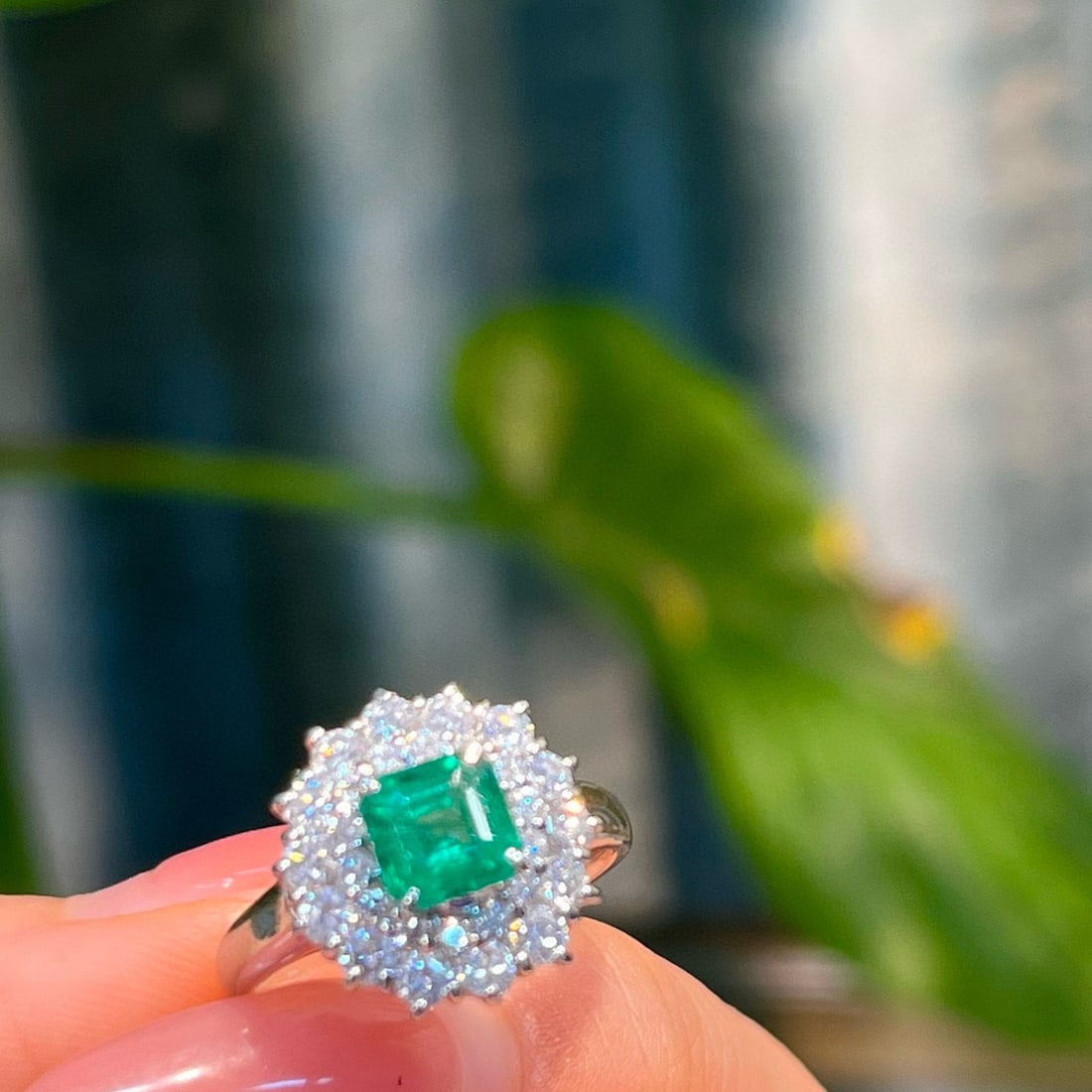 14k Gold 1.98 Ctw Vivid Green Natural Emerald & Diamond Ring: Ref:231062393 // gold content:14k gold // ring size:7. 25us // // main gemstone:emerald // shape:octagonal // carat weight:1. 01ct // color:vivid green // treatment:natural // // adjacent gemstone