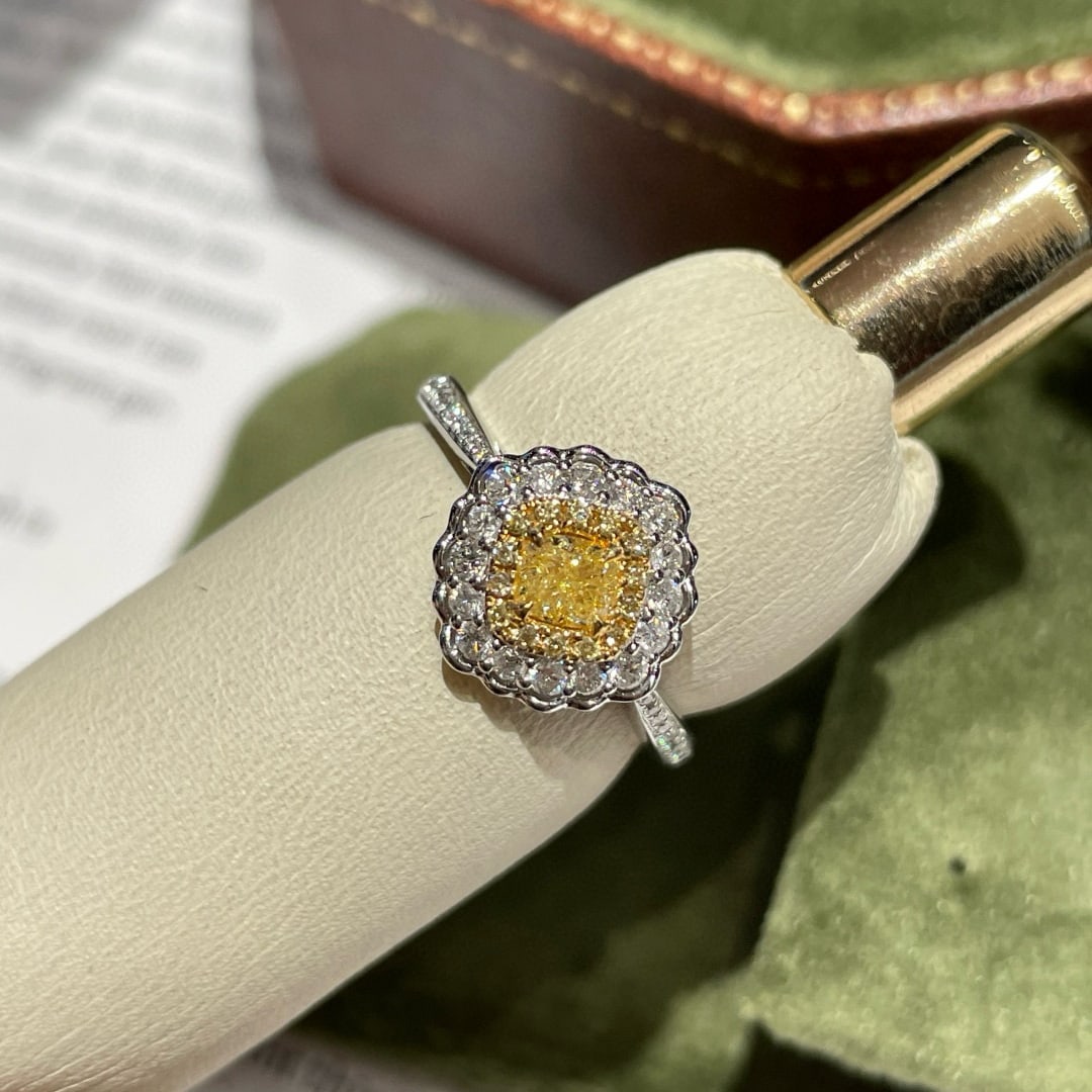 14k Gold 0.68 Ctw Natural Yellow Diamond & Diamond Ring - 3